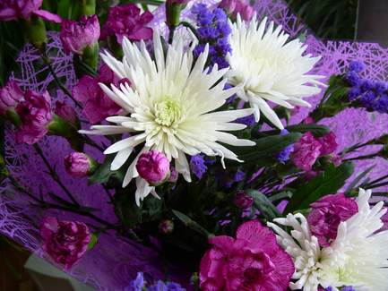 Russian girls are no different than other girls when it comes to receiving gifts, and especially beautiful floral bouquets.