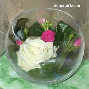 Giving gifts in Russian is a popular and accepted practice. Russian girls do not always expensive gifts, and this is why the floral arrangement offered at A Volga Girl are both big and small.