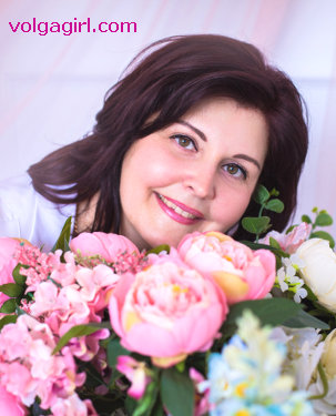 Svetlana is a 33 year old Russian girl who has registered with mail order bride agency A Volga Girl in the hopes of receiving email correspondence from you.