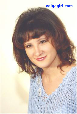 Elena is a 36 year old Russian girl who has registered with mail order bride agency A Volga Girl in the hopes of receiving email correspondence from you.