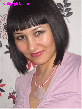 Elena is a 33 year old Russian girl who has registered with mail order bride agency A Volga Girl in the hopes of receiving email correspondence from you.